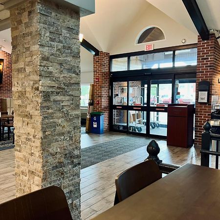 Americinn By Wyndham Beaver Dam Экстерьер фото