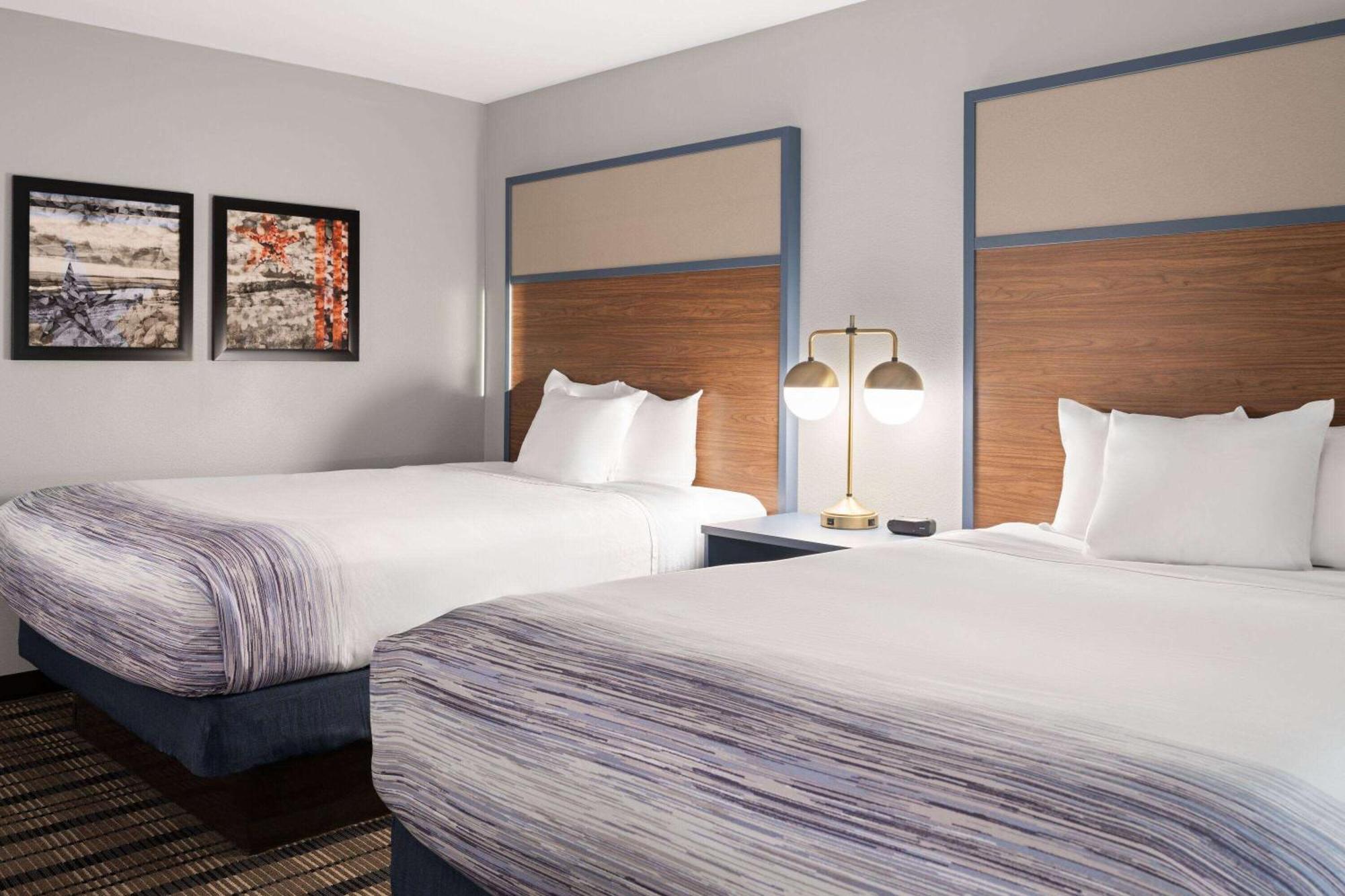 Americinn By Wyndham Beaver Dam Экстерьер фото