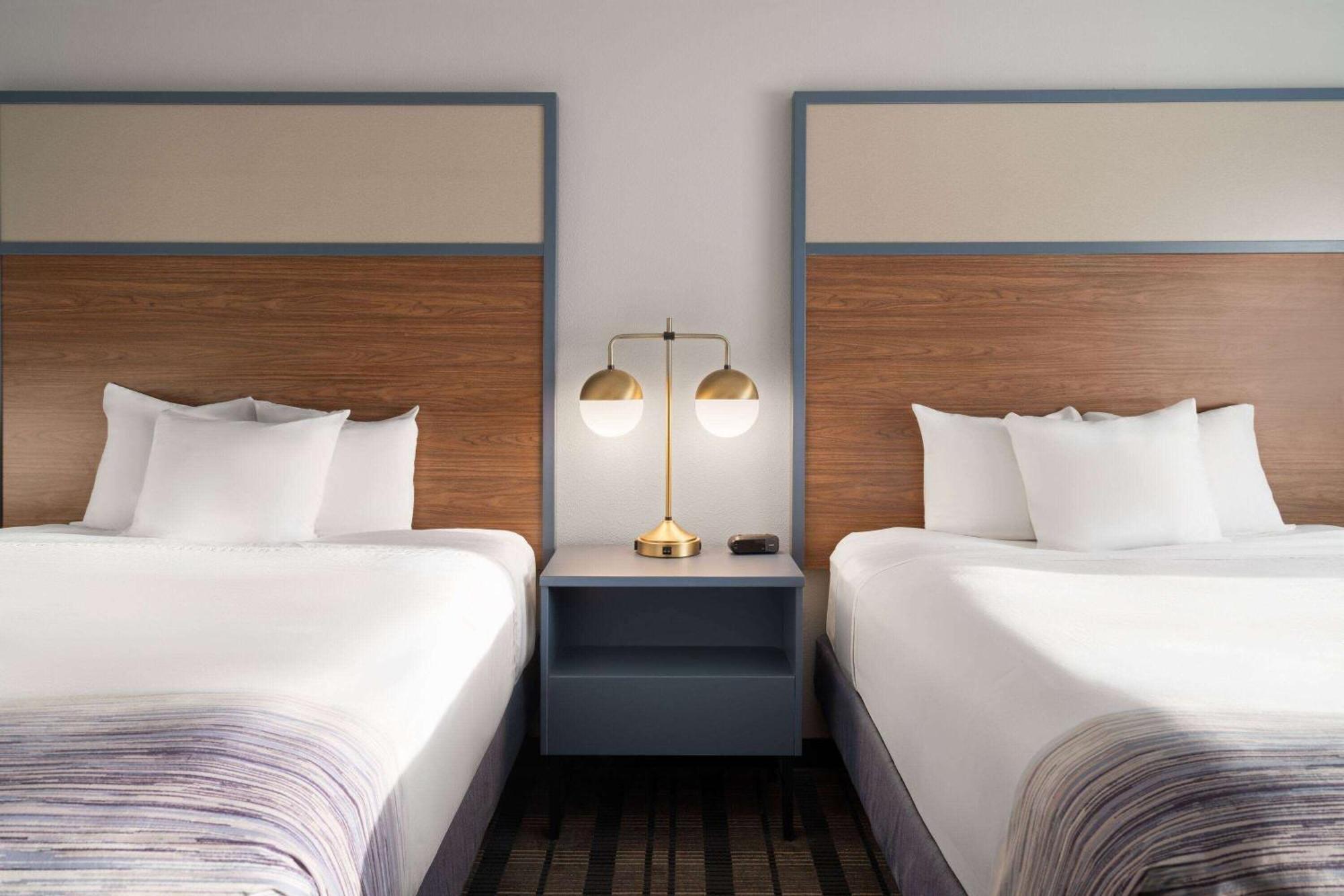 Americinn By Wyndham Beaver Dam Экстерьер фото