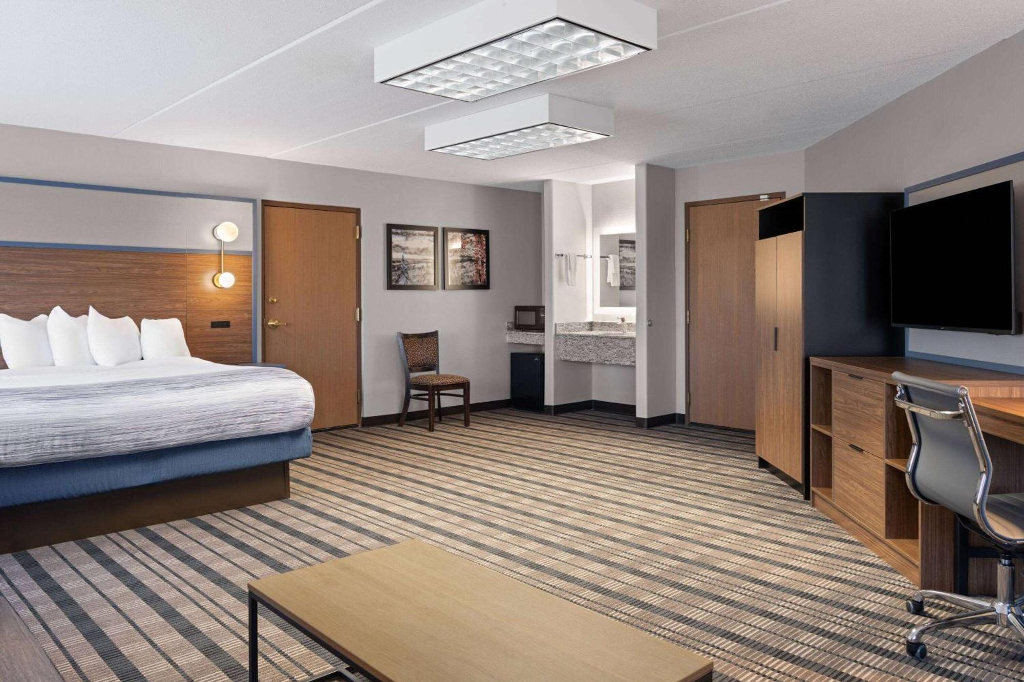 Americinn By Wyndham Beaver Dam Экстерьер фото